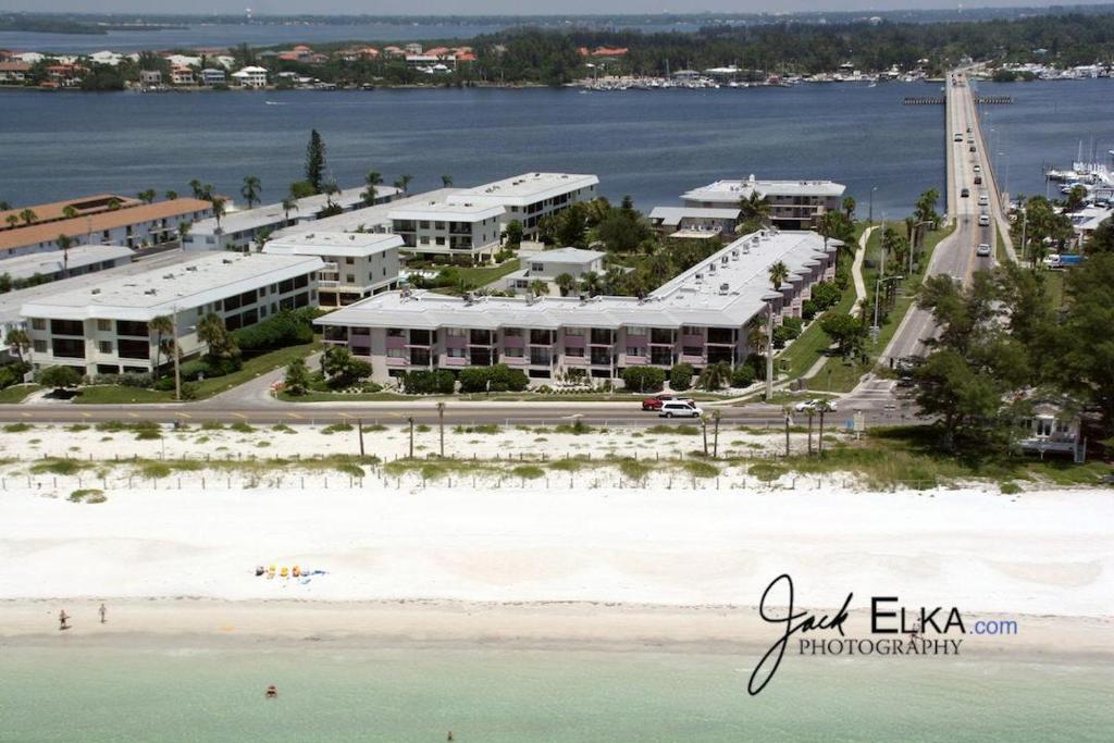 Bridgeport Condo 211, Bradenton Beach