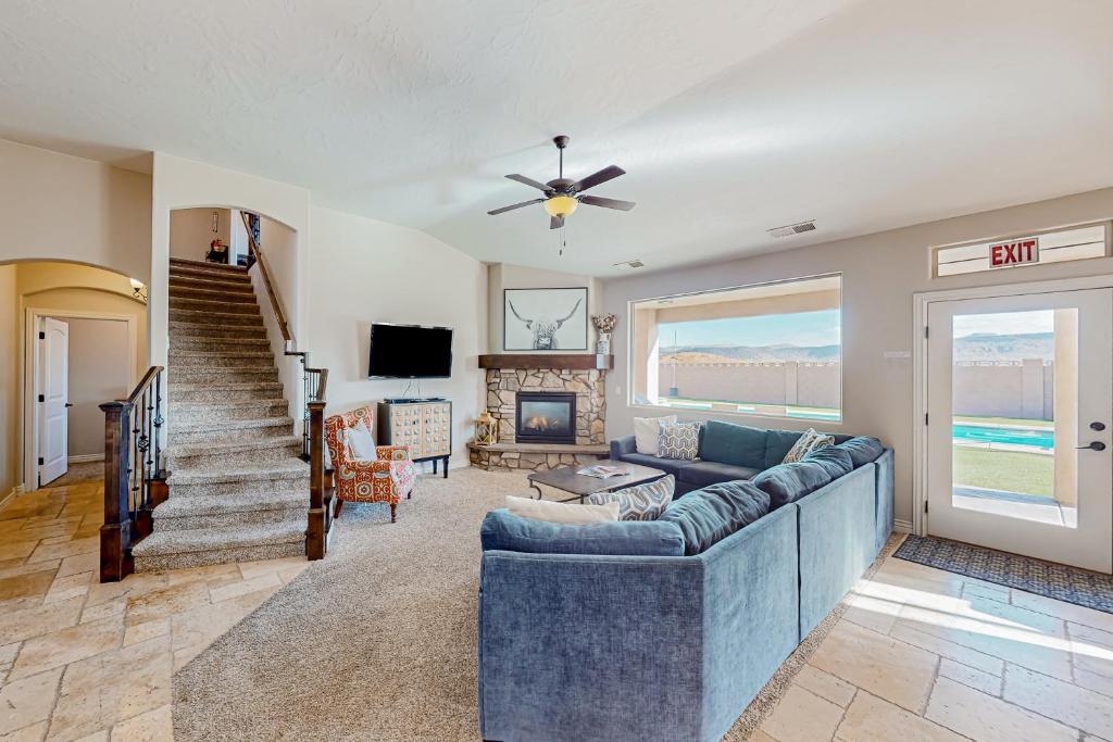 Hillview Hideaway, Hurricane