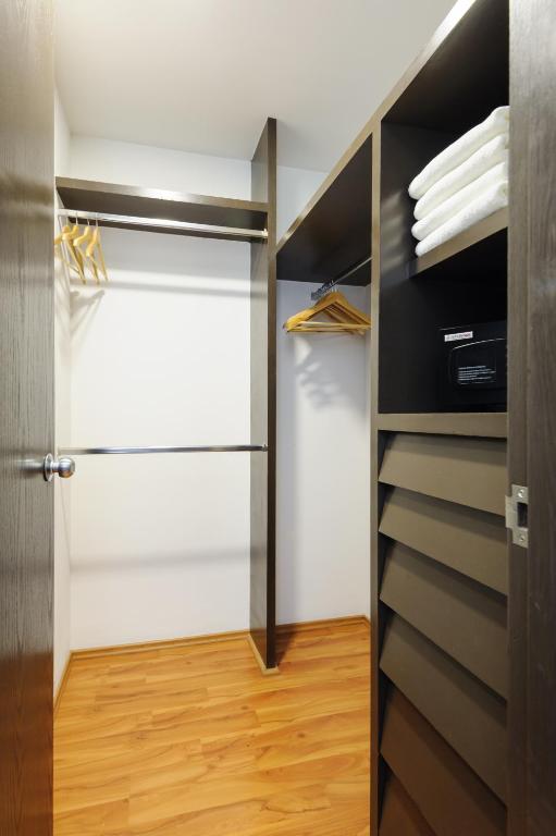 New! Stunning garden house 2 bdr Apt - 5
