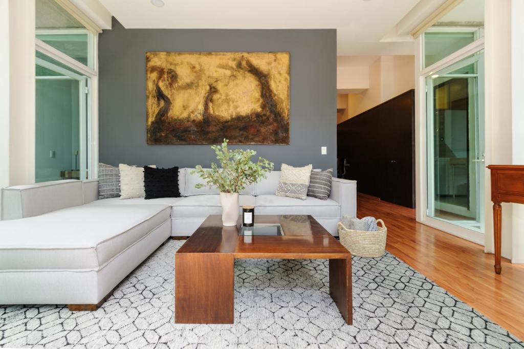 New! Stunning garden house 2 bdr Apt - 2