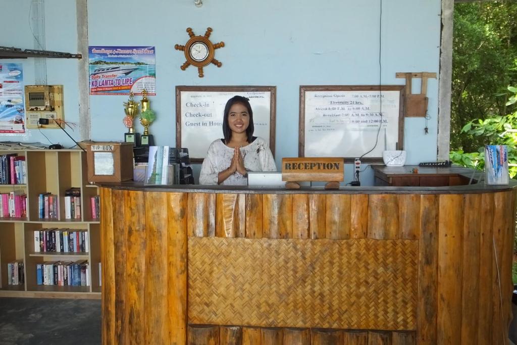 Highly reviewed check-in/out