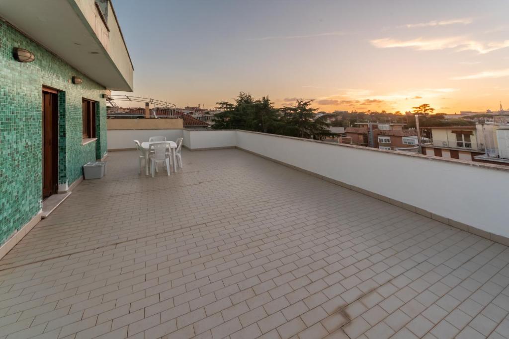 Eur - Penthouse - 4