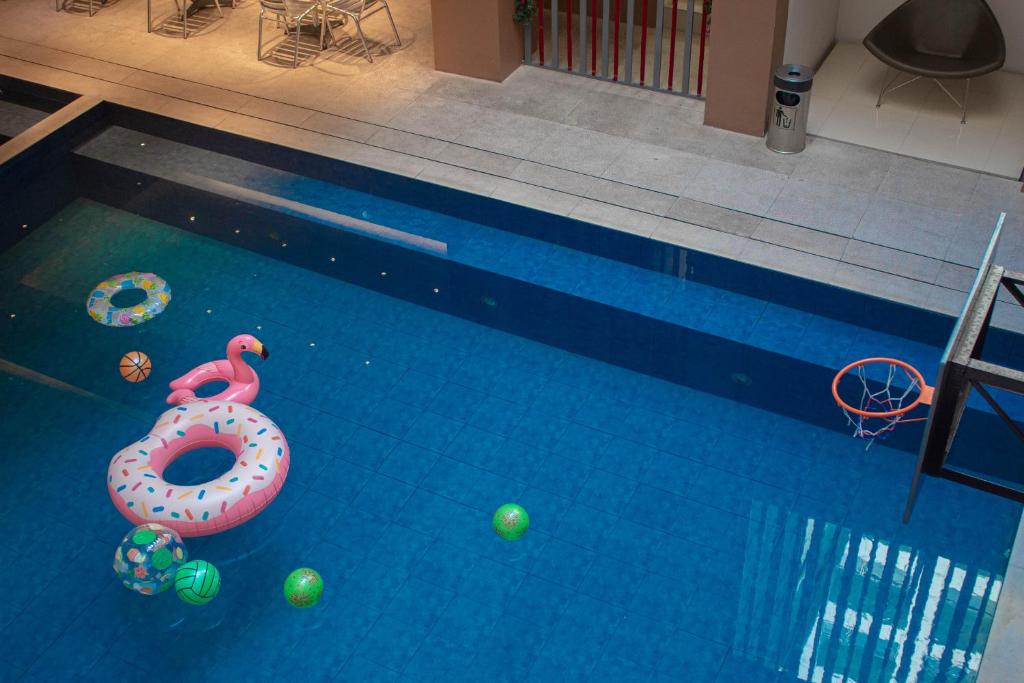 Swimming pool