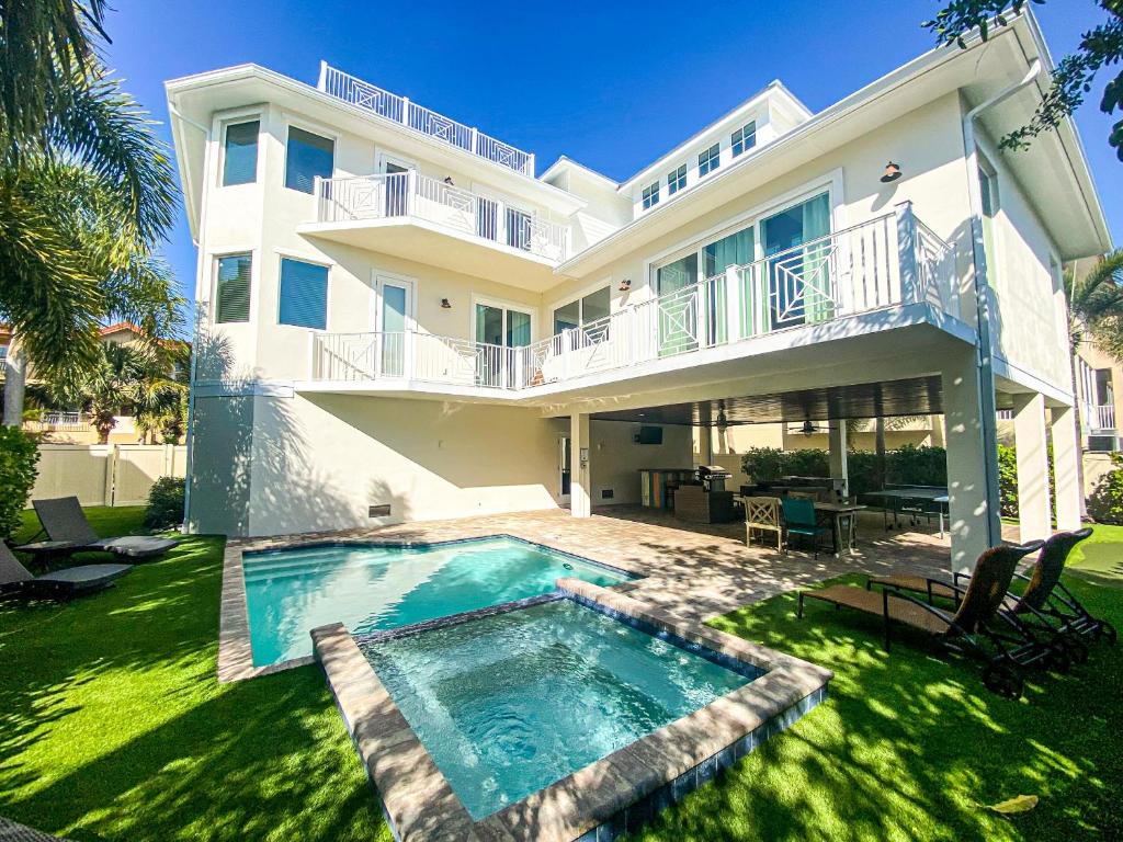 Coconut Cove, Bradenton Beach