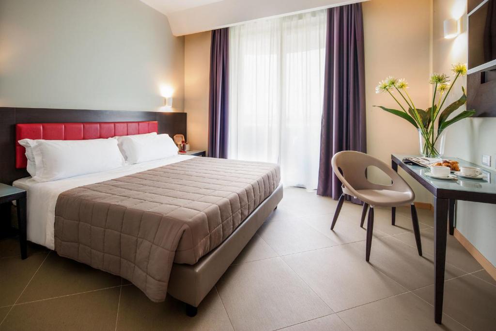 Hotel Room 4