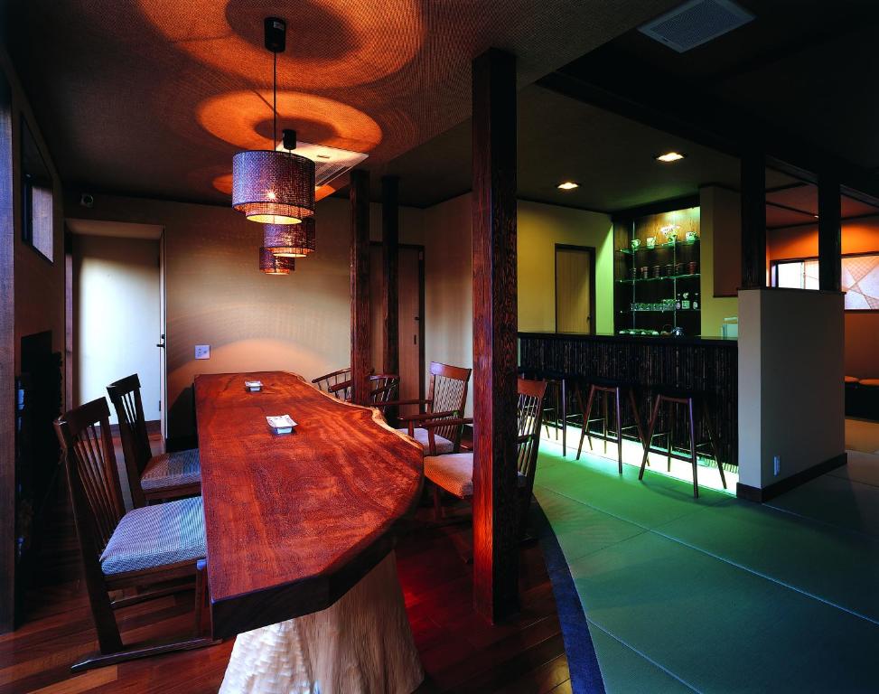 Shared lounge/TV area