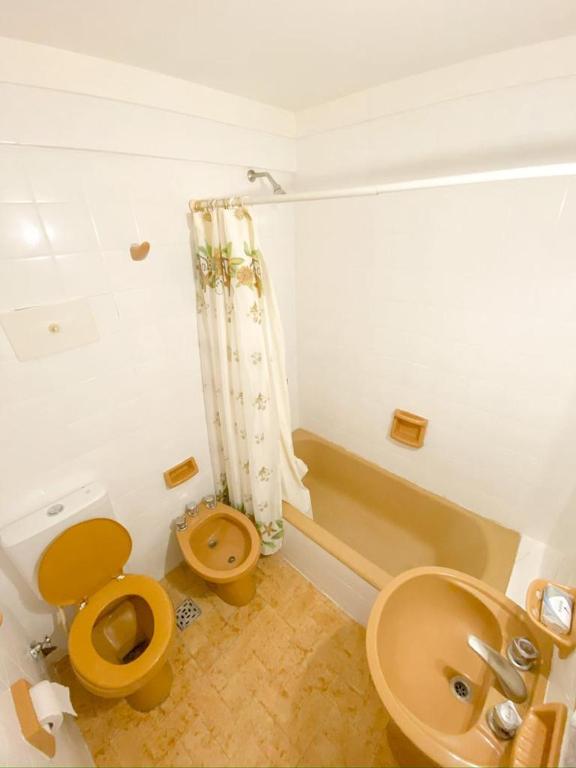 DEPARTAMENTO UNA CUADRA DEL MAR - La Perla - SE RESERVA CON SEÑA - 2