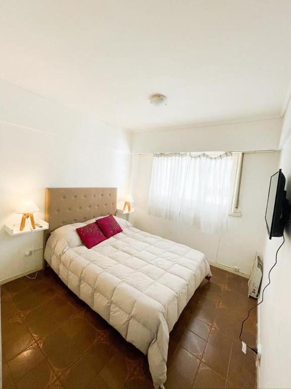 DEPARTAMENTO UNA CUADRA DEL MAR - La Perla - SE RESERVA CON SEÑA - 3
