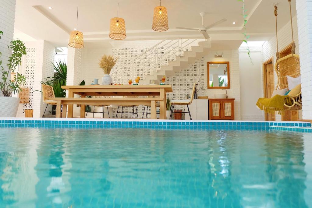 An Bang Beach Tropical villa- Crystal pool