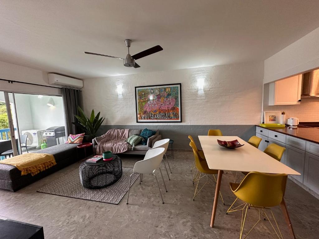 Santorini - Kallisti 25, Ballito Family only, Ballito