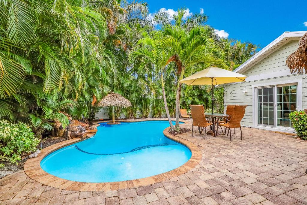 Serendipity, Holmes Beach