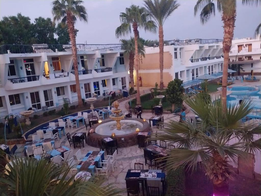 New Regency Lodge Hotel