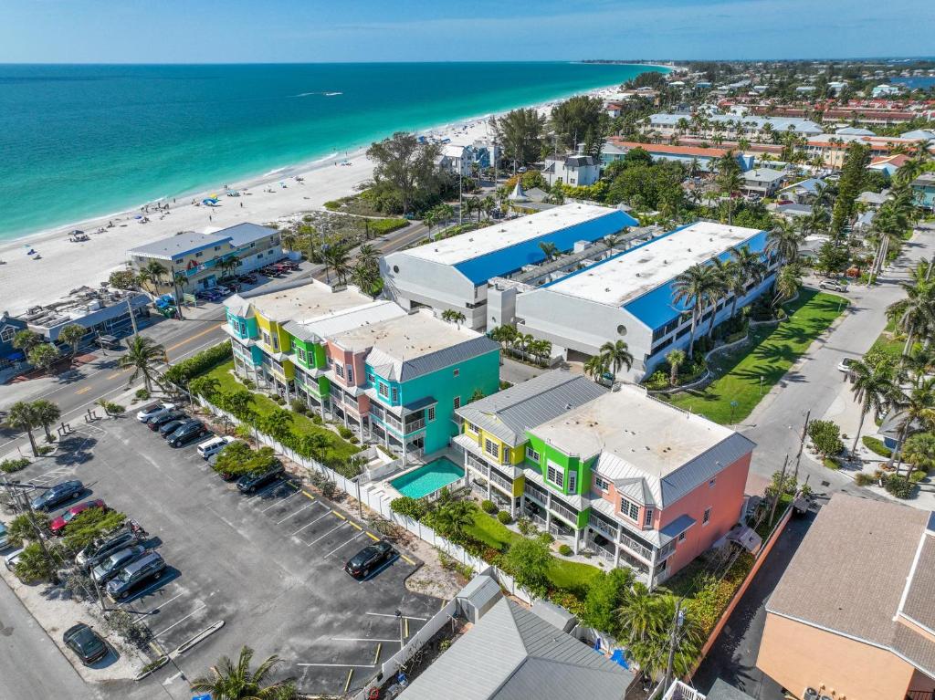 A Twist of Lime, Bradenton Beach