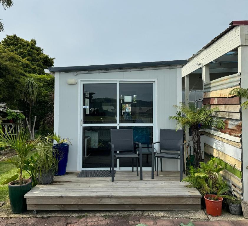 Raglan Seaview Cabin, Raglan