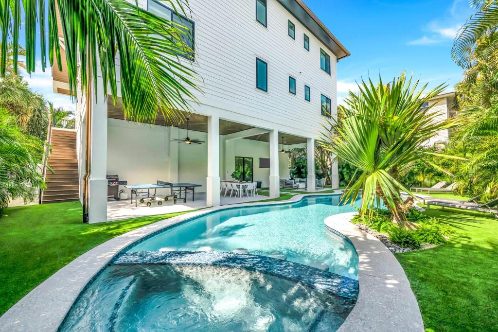 Tide of Your Life, Bradenton Beach