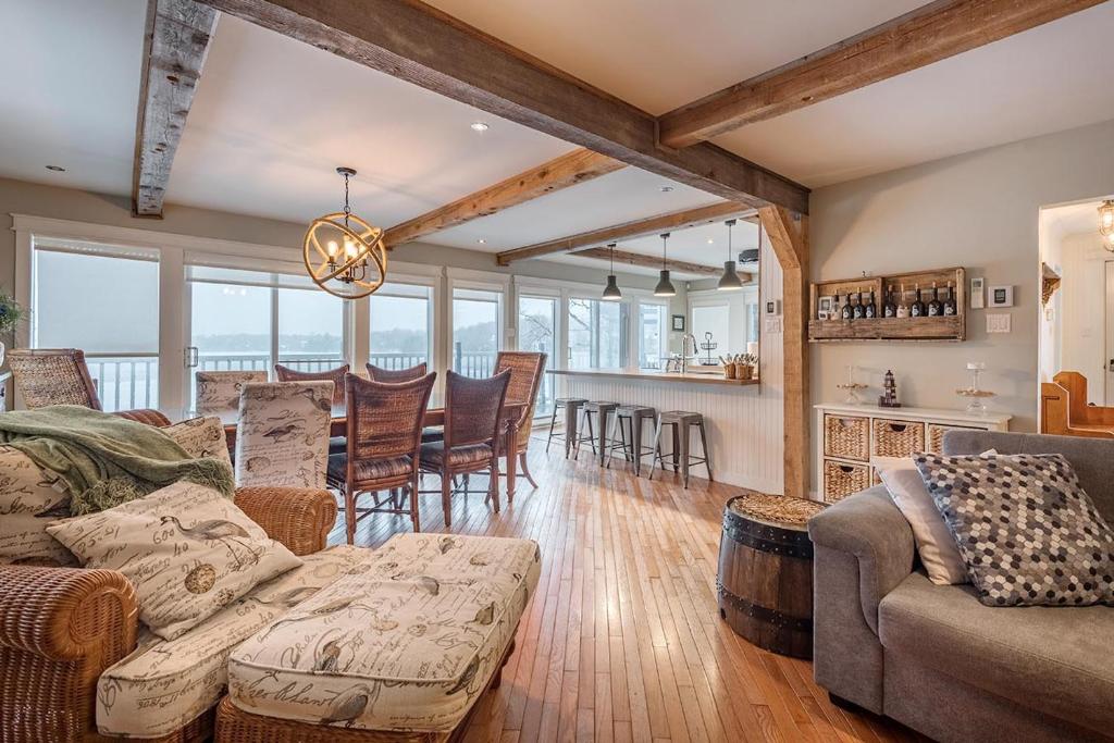 Breathtaking Lake View With Spa Chalet 360, Chertsey