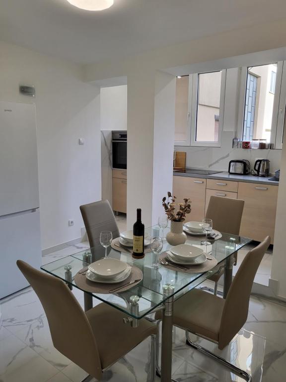 Lux 2 bedroom apartment city center - 2