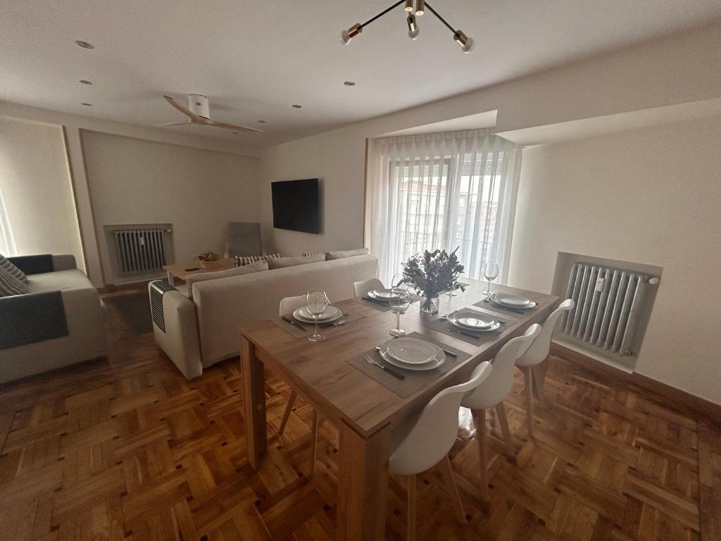 Llanes Suite VUT-6201-AS, Gijón