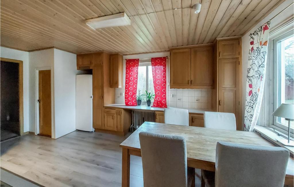 Kitchen, Awesome Home In Hyltebruk With Wifi in Hyltebruk
