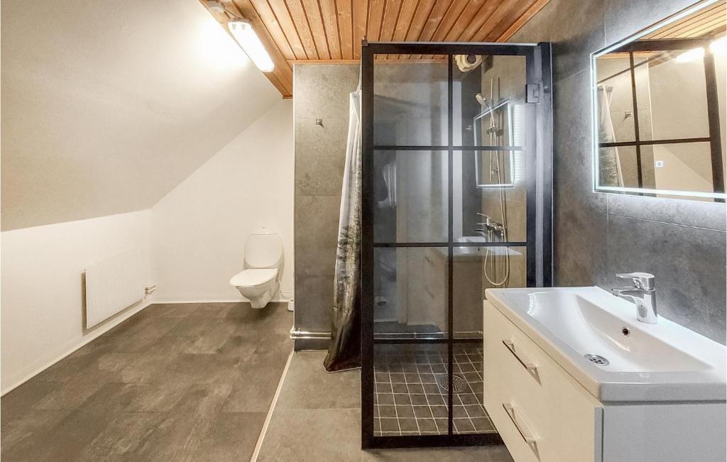 Bathroom, Awesome Home In Hyltebruk With Wifi in Hyltebruk