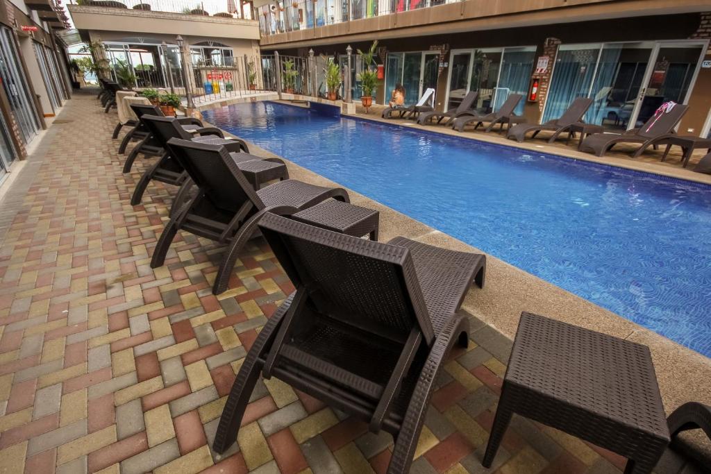 Beachfront Hotel Tramonto photo