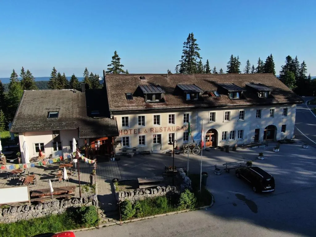 Hôtel Restaurant du Marchairuz，位于勒布拉索斯的酒店