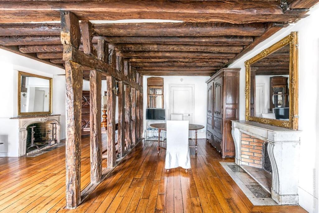 Ile Saint Louis - Quai d'Orleans 2bdr by B'Your Home - 4