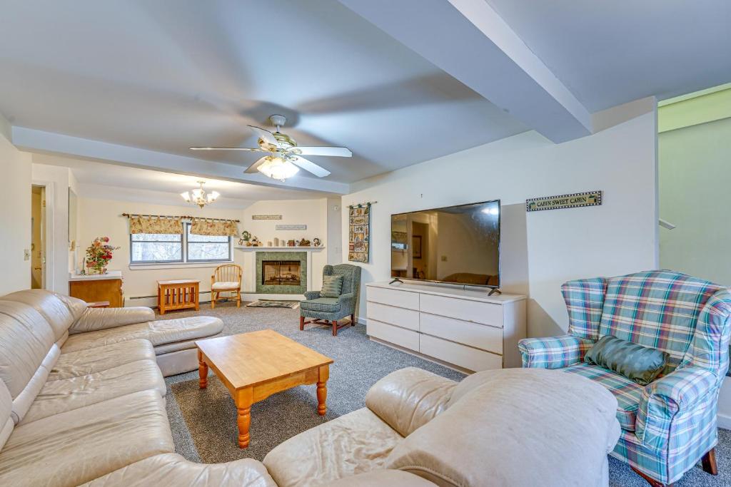 Spacious Ludlow Hideaway Less Than 1 Mi to Okemo Mountain!, Ludlow