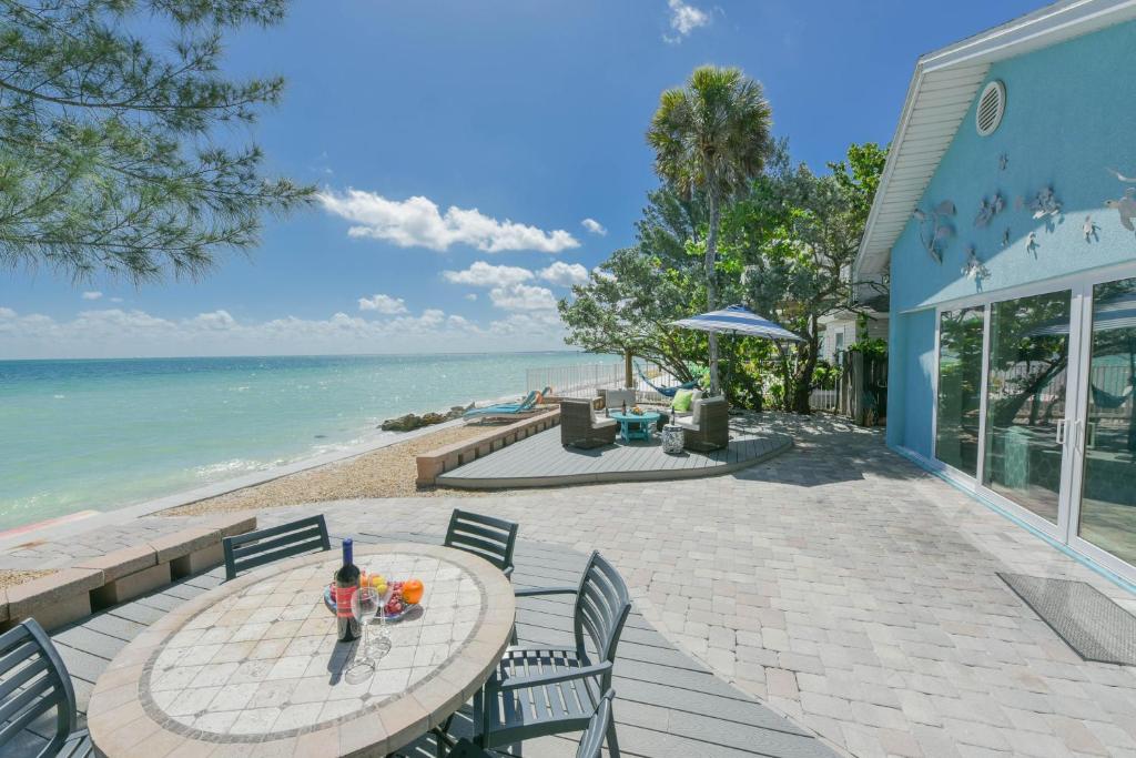 Breakaway, Anna Maria