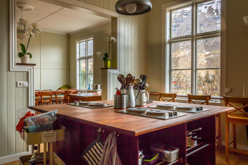 Facilities, Hafaldan HI hostel, old hospital building in Seydisfirdi