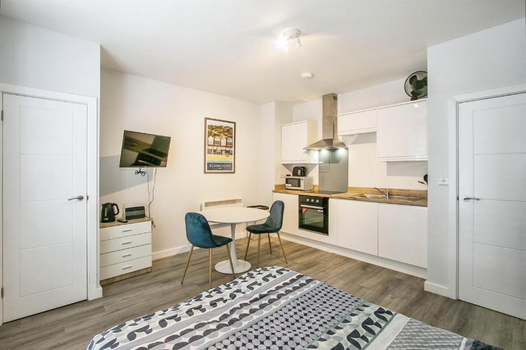 Charming studio flat in a central location, Bournemouth