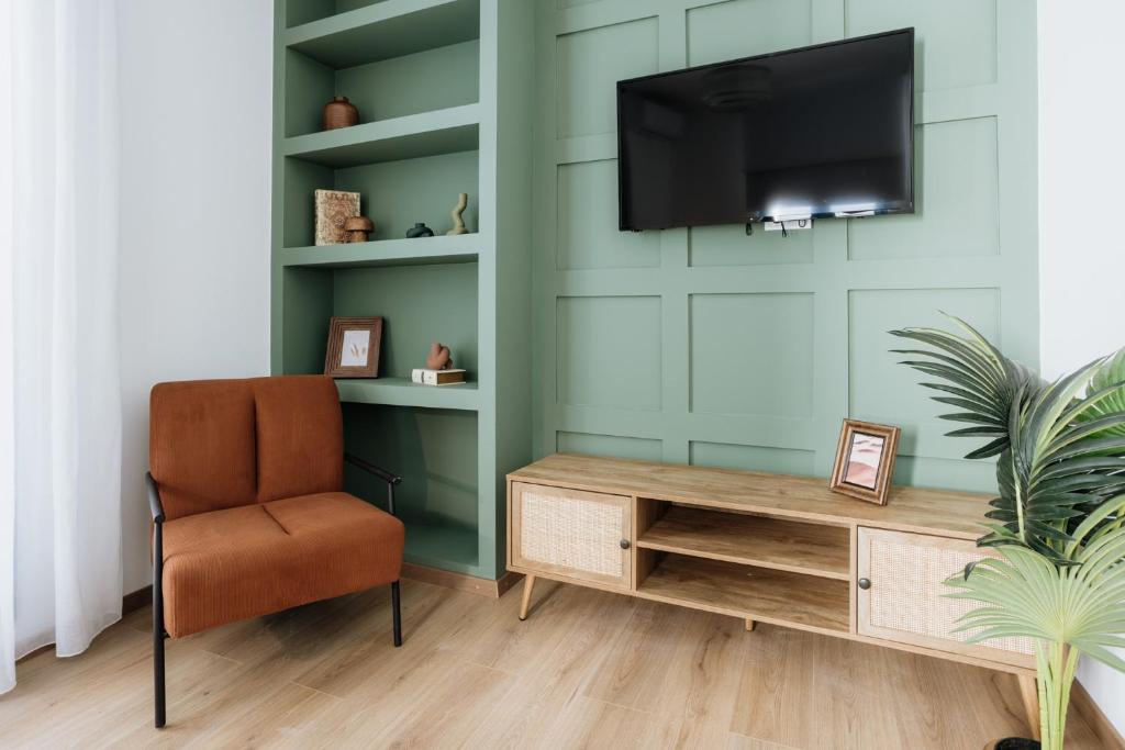 CANVAS Color Your Stay, Volos