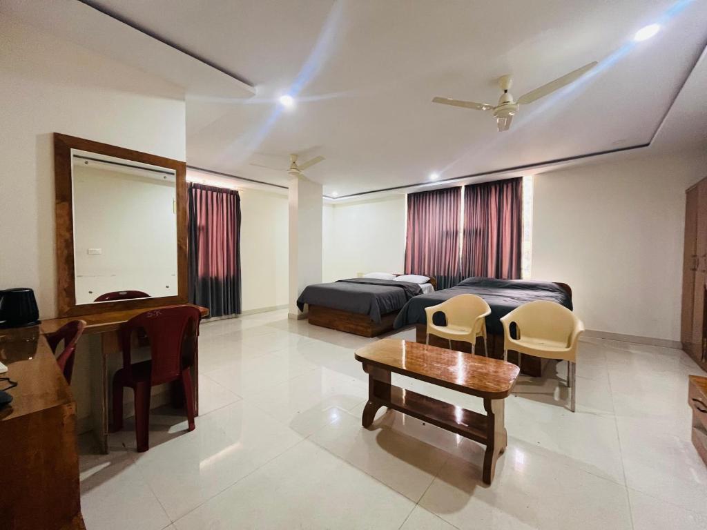 S R Arcade Inn Hotel