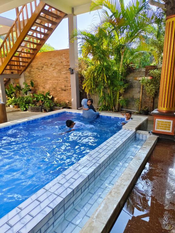 Arrys Watukarung Surfcamp, Kalak