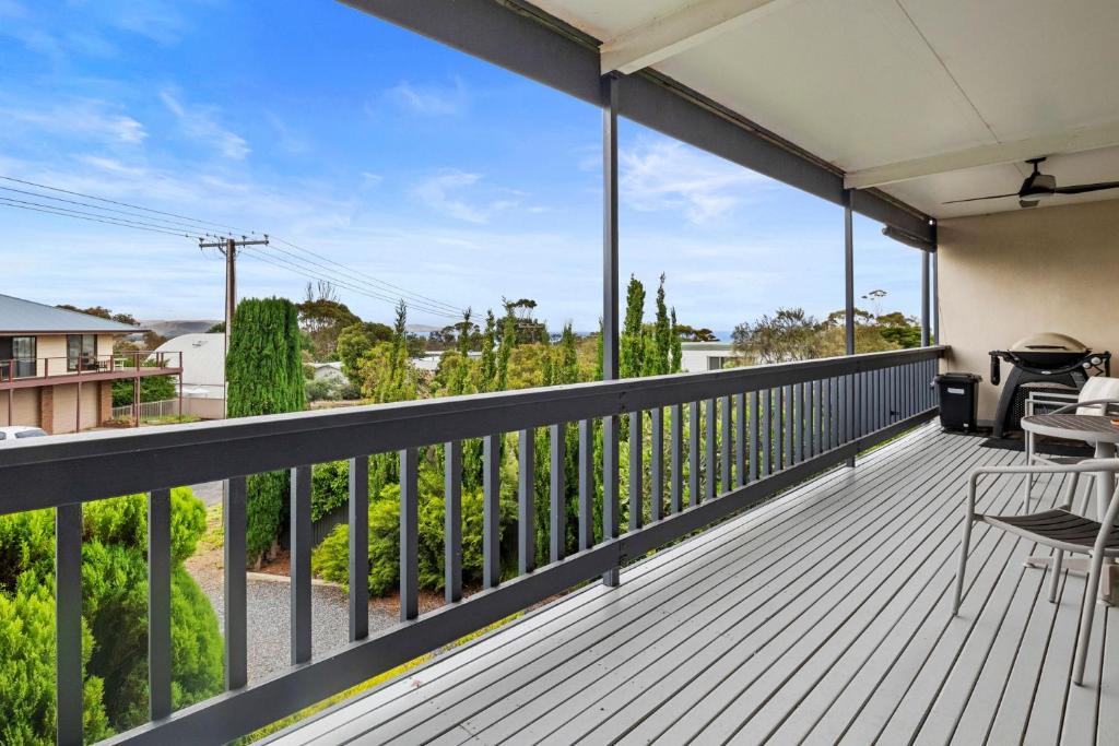 Hoops on Horizon - 1 Horizon Parade, Carrickalinga