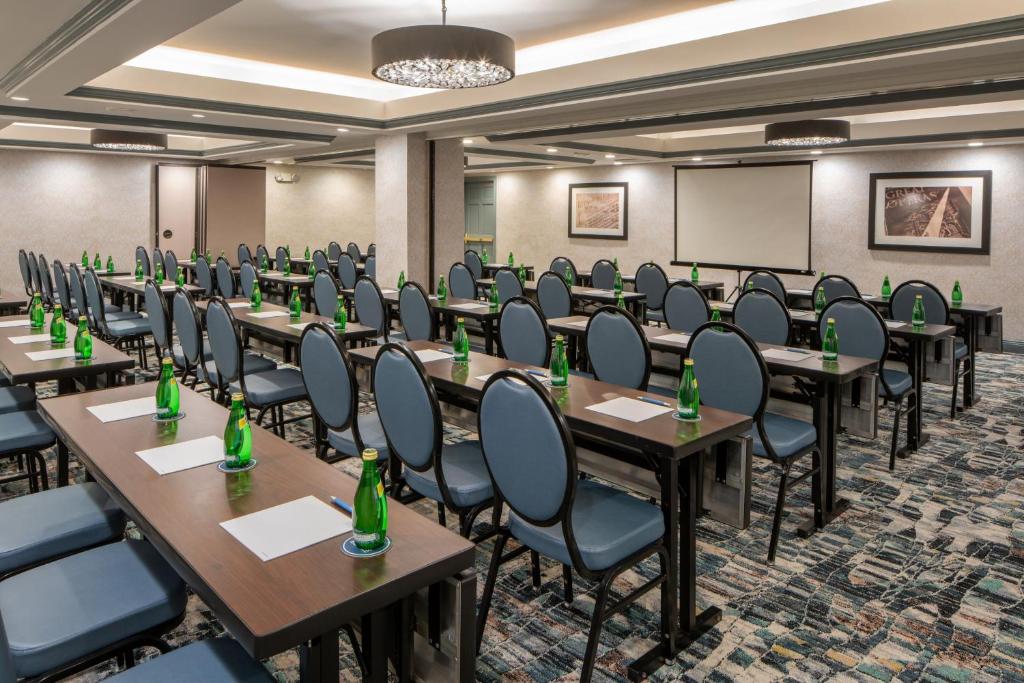 غرفة الاجتماعات/الاحتفالات