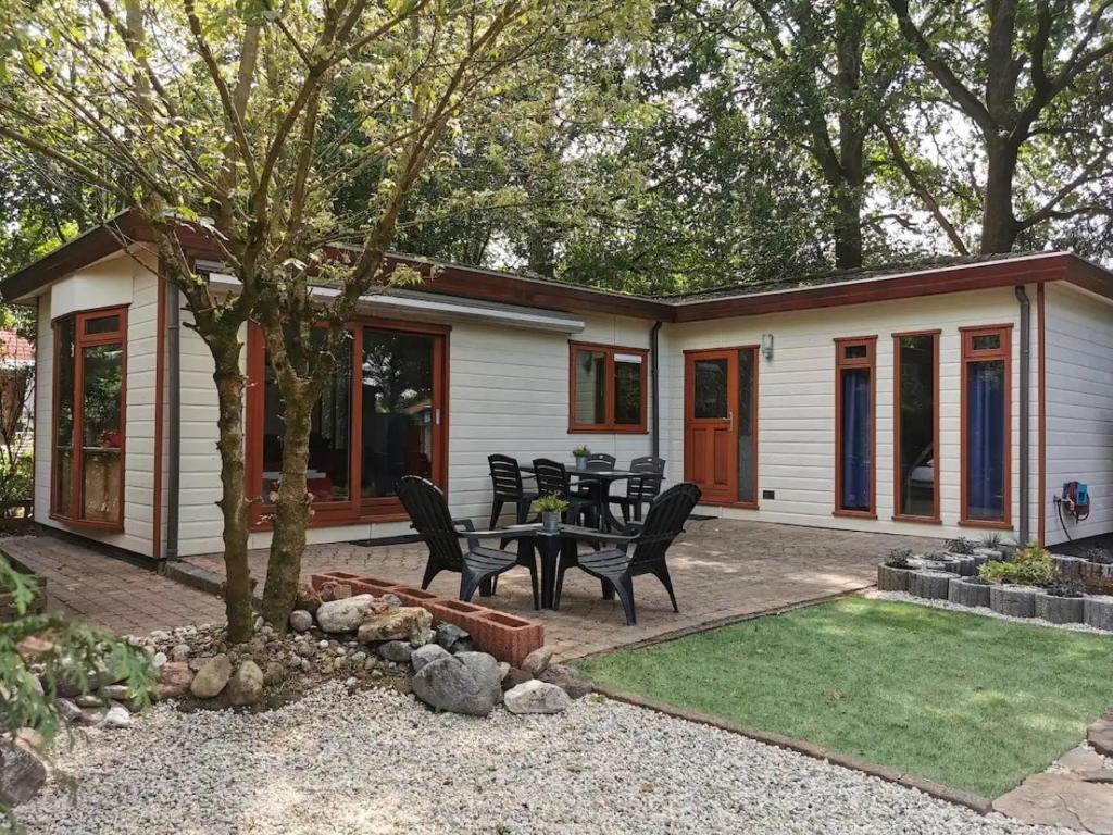 Chalet Rust-ique, Putten