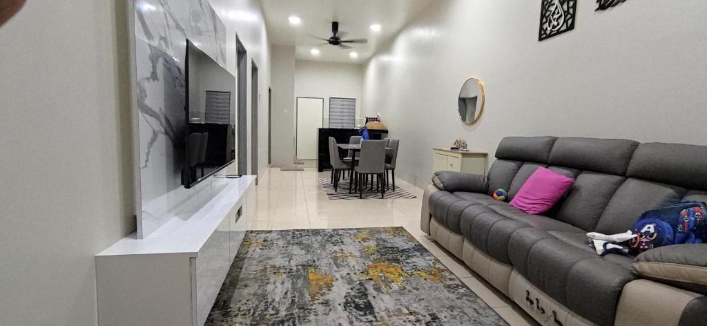 HOMESTAY KHALISH, Gua Musang