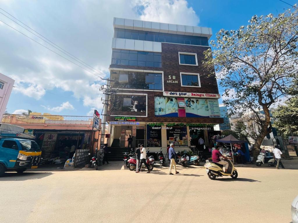 S R Arcade Inn Hotel