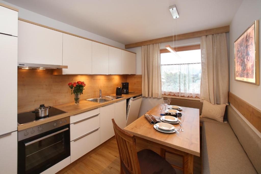 Kitchen, Appartement Lackner in Zell Am See