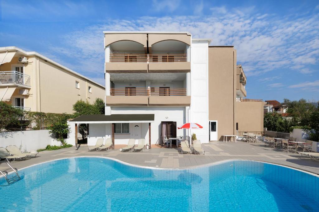 Louvre Hotel — Hotel building in Gouvia, Ionian Islands