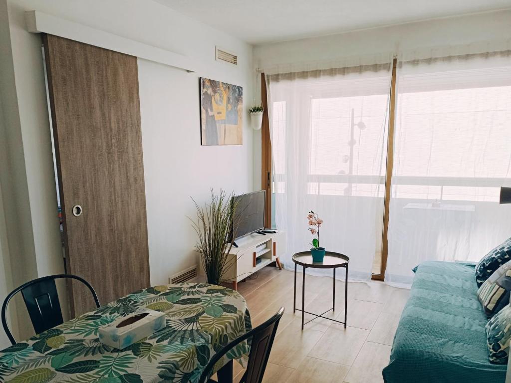 2 pièces climatisé avec balcon dans le vieil Antibes, résidence avec ascenseur - 5