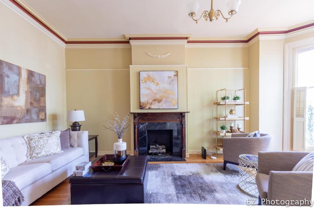 Old Town Portsmouth Retreat in the Historic District