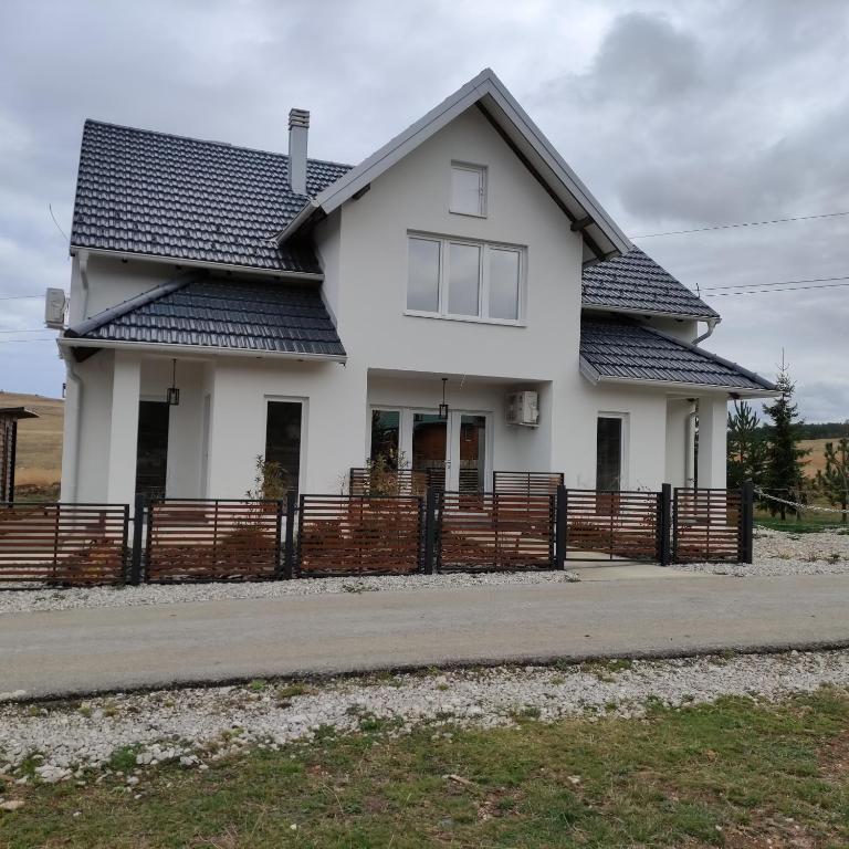 TORNIK MANOR apartments - 1