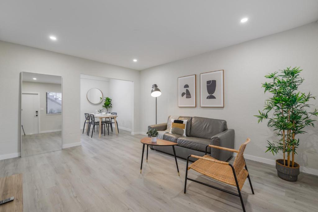 Apartment in the Famous Calle Ocho in Miami, Miami