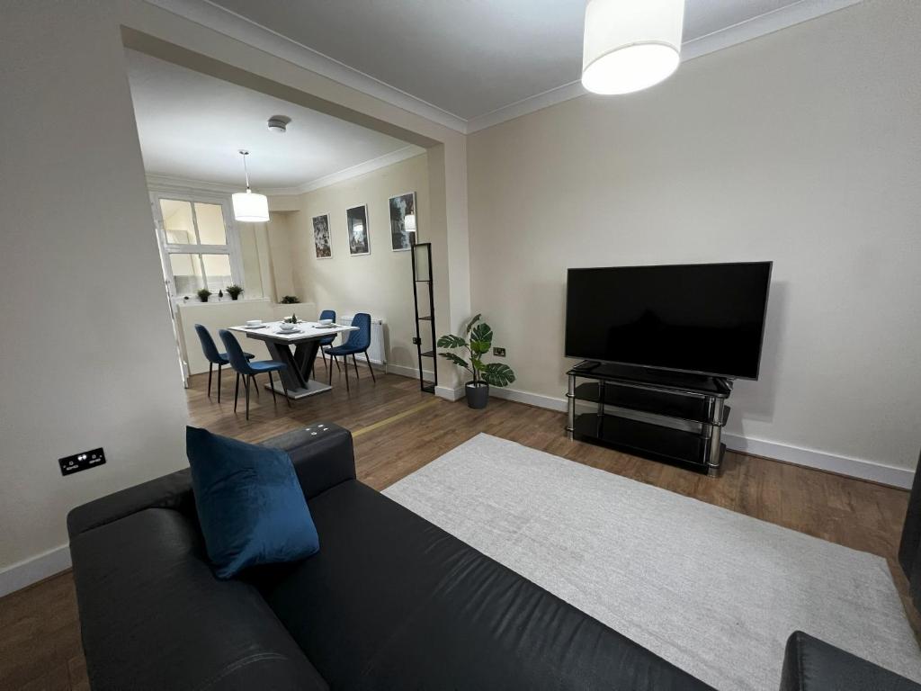 Serviced Apartment near Morden Tube Station