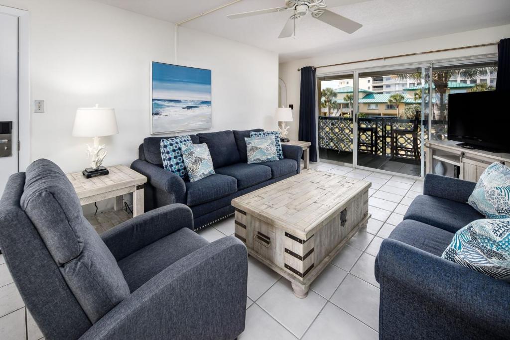 Seaspray Condos 112C 전경