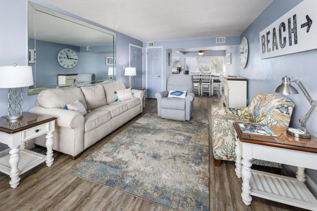 Seaspray Condos 210D 전경