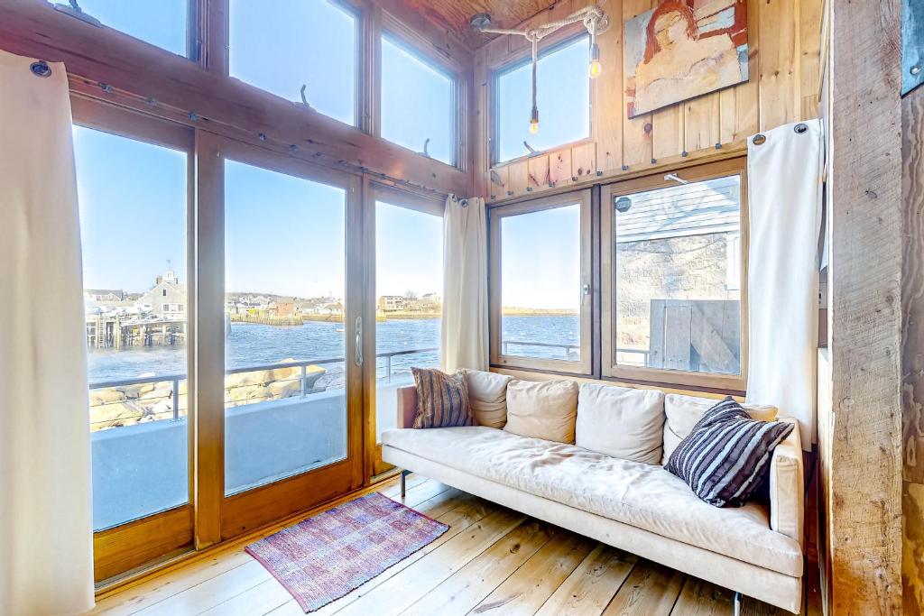 Rockport Sunday, Rockport