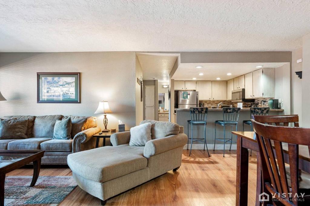 Giant Steps #43 W Hot Tub, Sauna, And Game Room!, Brian Head